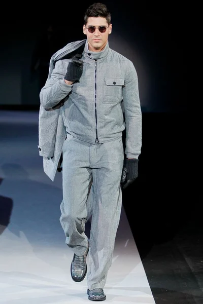 Look 28